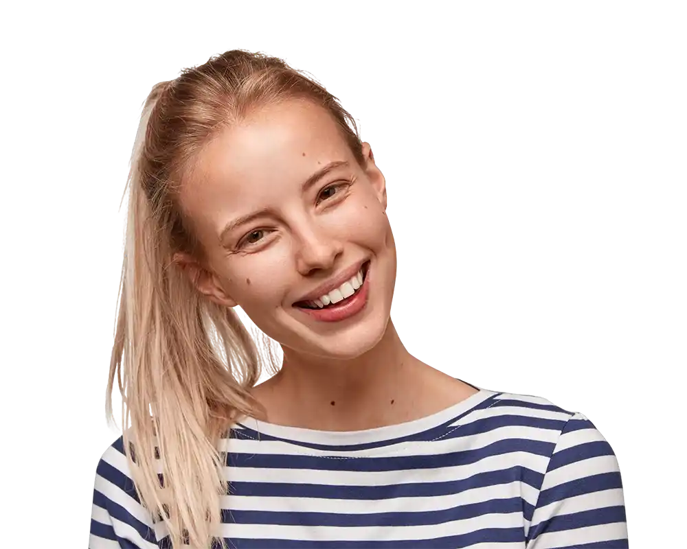 Chica sonriendo con una boca sana.